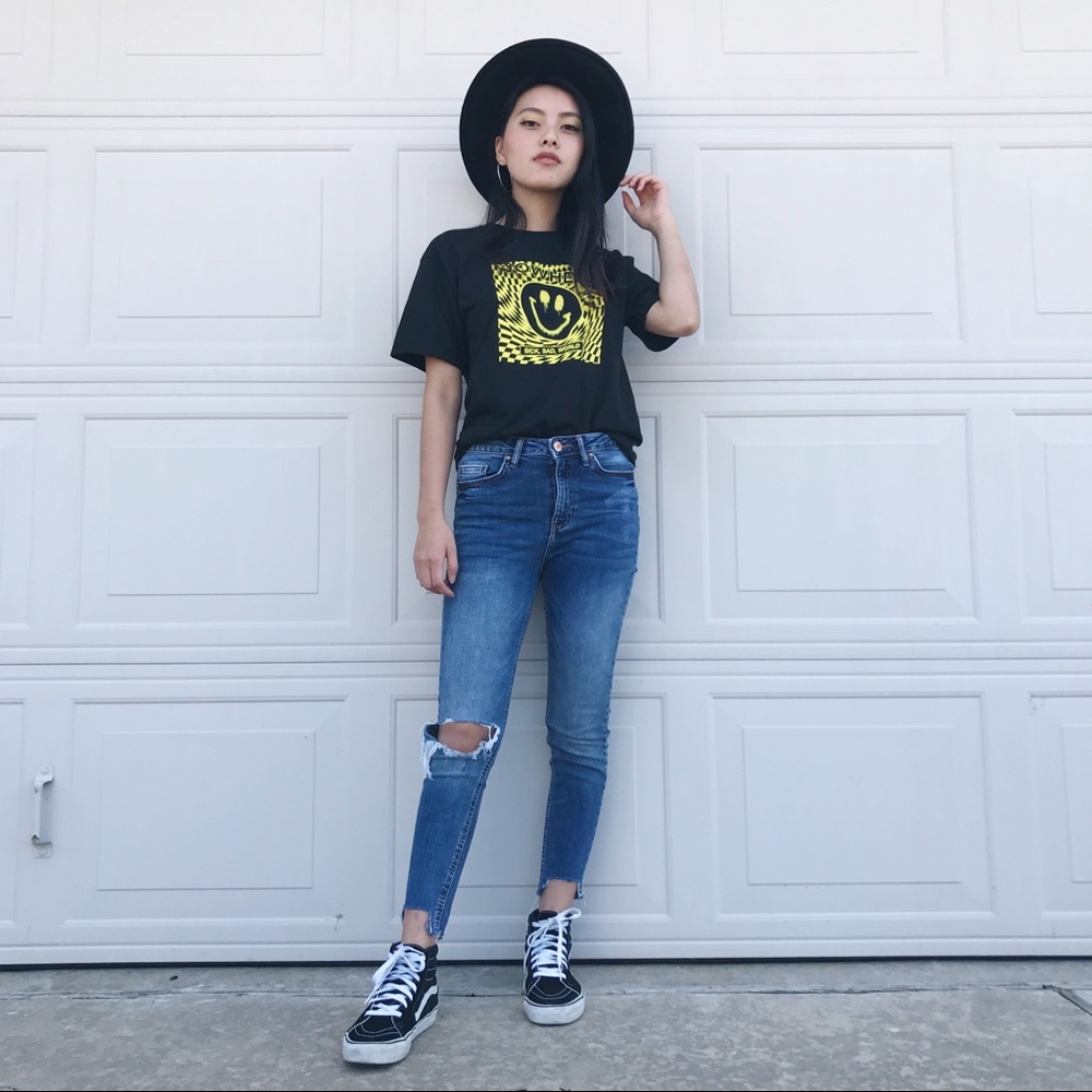 LAST CHANCE TO PURCHASE. Graphic tee.